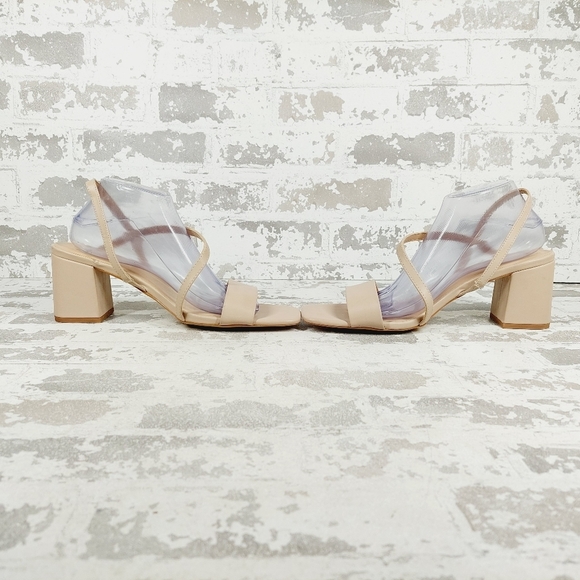 NEW Journee Collection Women's Cream Tan Summer Lirryc Pump Sandals V436 - Picture 7 of 13